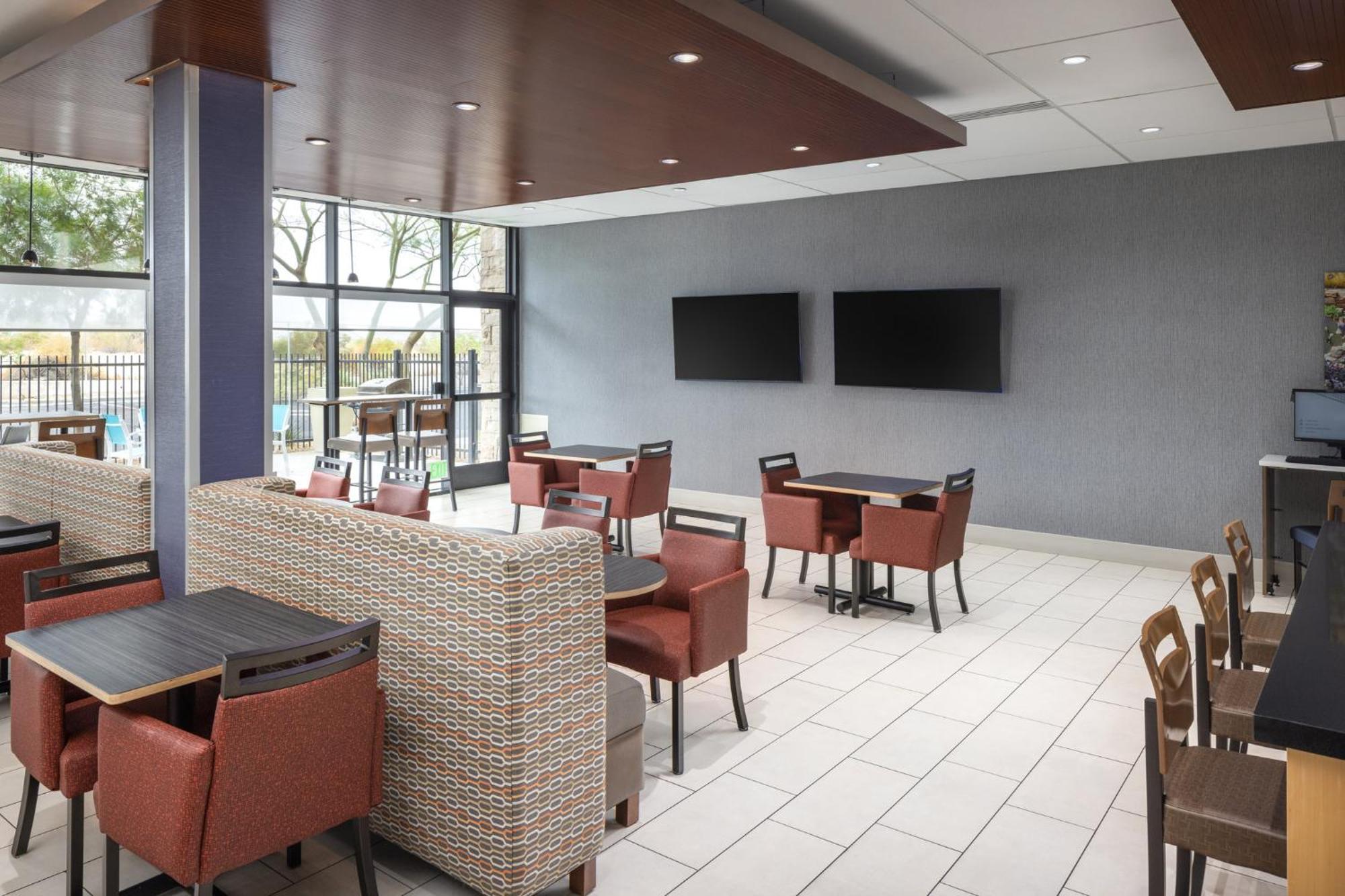 Holiday Inn Express & Suites Phoenix West - Buckeye By Ihg Buitenkant foto